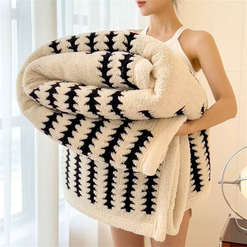 Super Soft Flannel Multifunctional Blanket Super Thick and Warm Queen Size Bed Blanket Cozy Skin-Friendly Nap Blanket Comforter