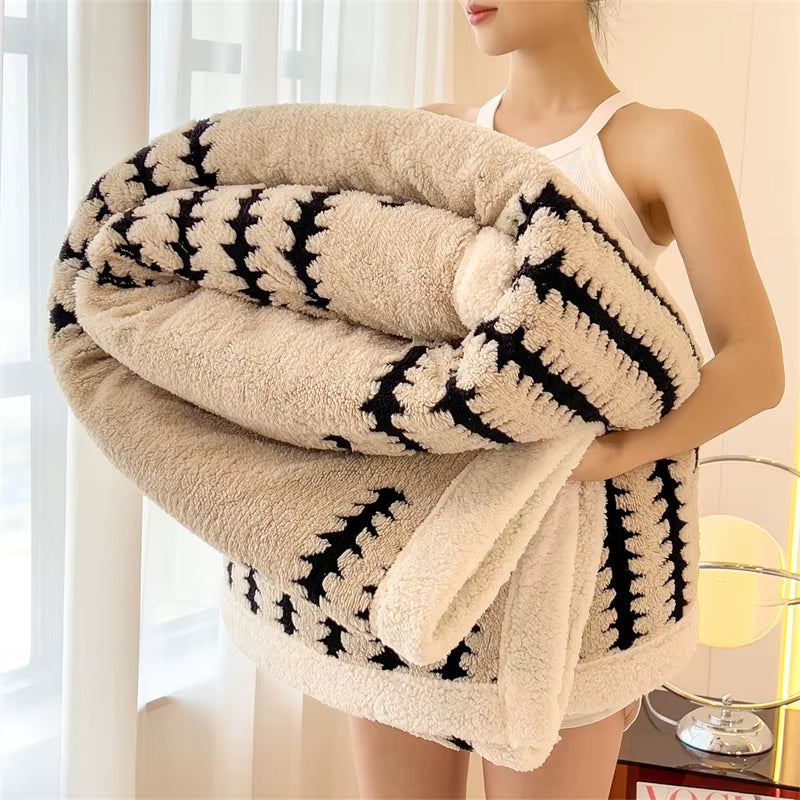 Super Soft Flannel Multifunctional Blanket Super Thick and Warm Queen Size Bed Blanket Cozy Skin-Friendly Nap Blanket Comforter