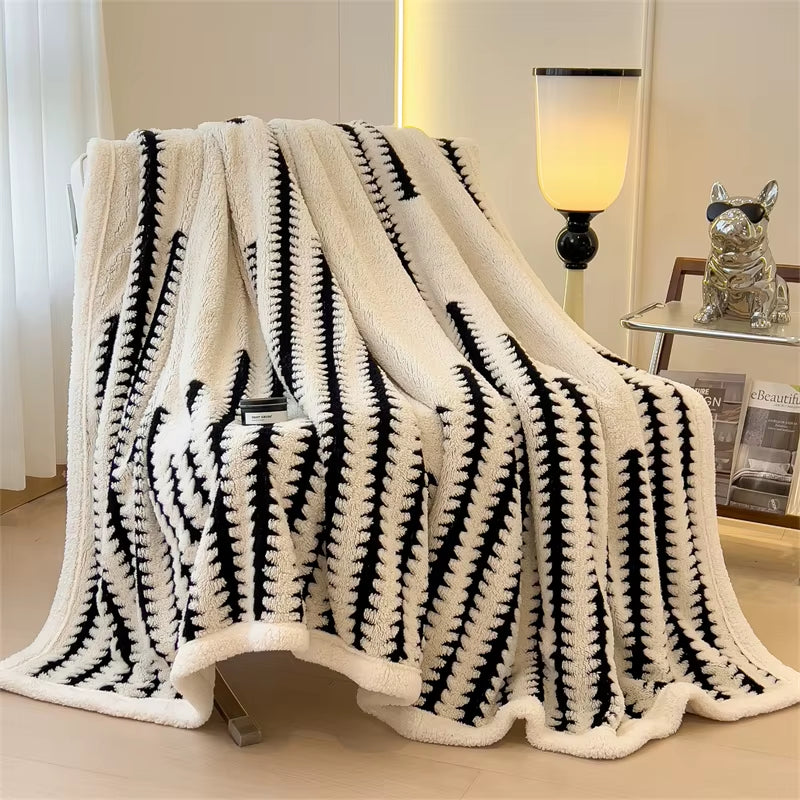 Super Soft Flannel Multifunctional Blanket Super Thick and Warm Queen Size Bed Blanket Cozy Skin-Friendly Nap Blanket Comforter