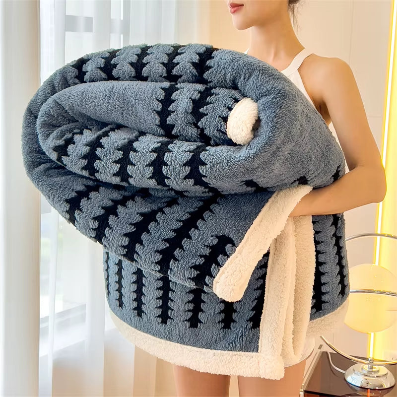 Super Soft Flannel Multifunctional Blanket Super Thick and Warm Queen Size Bed Blanket Cozy Skin-Friendly Nap Blanket Comforter