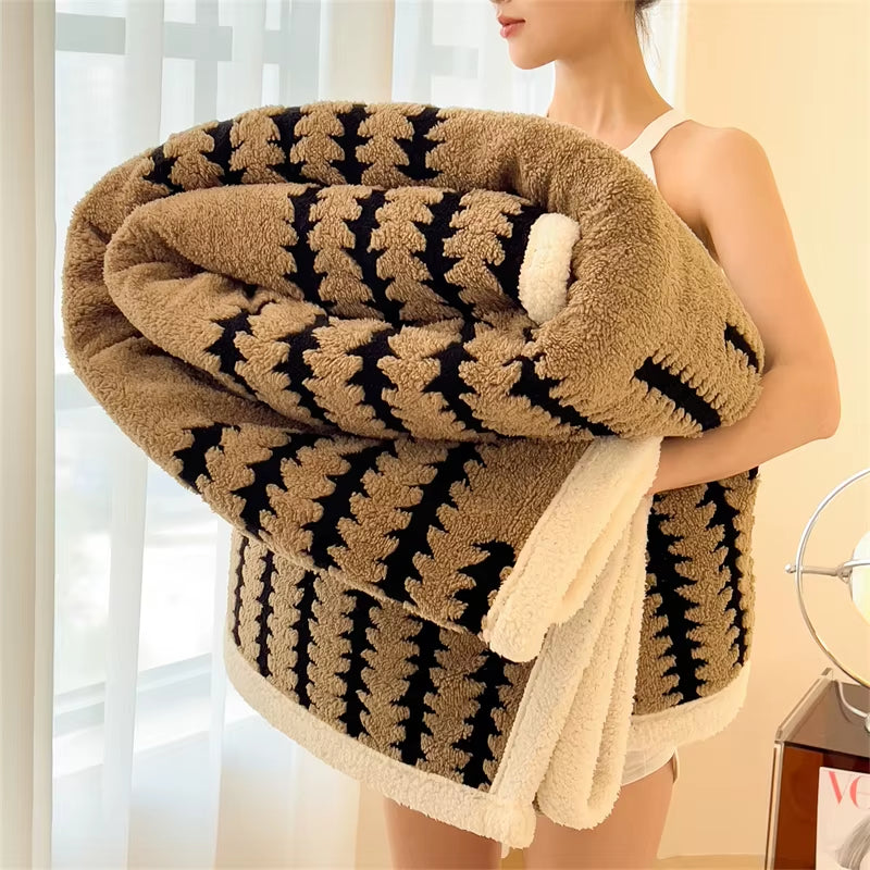 Super Soft Flannel Multifunctional Blanket Super Thick and Warm Queen Size Bed Blanket Cozy Skin-Friendly Nap Blanket Comforter