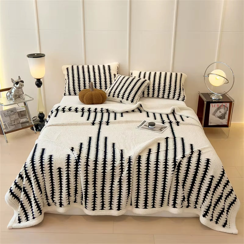 Super Soft Flannel Multifunctional Blanket Super Thick and Warm Queen Size Bed Blanket Cozy Skin-Friendly Nap Blanket Comforter