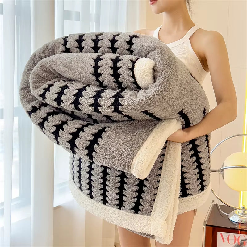 Super Soft Flannel Multifunctional Blanket Super Thick and Warm Queen Size Bed Blanket Cozy Skin-Friendly Nap Blanket Comforter