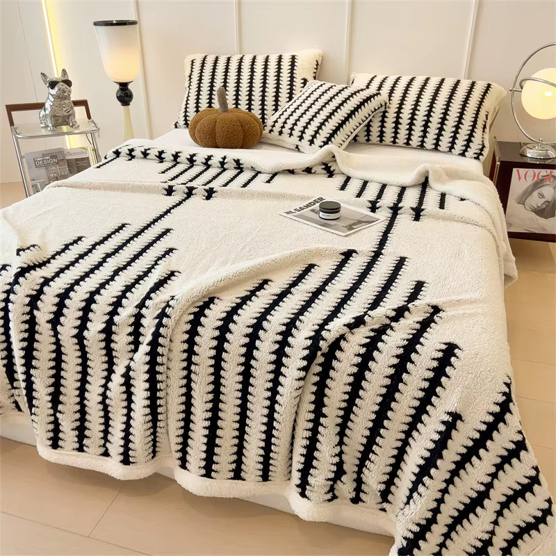 Super Soft Flannel Multifunctional Blanket Super Thick and Warm Queen Size Bed Blanket Cozy Skin-Friendly Nap Blanket Comforter