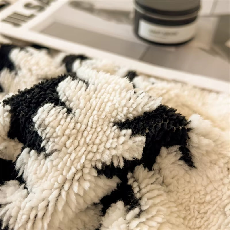 Super Soft Flannel Multifunctional Blanket Super Thick and Warm Queen Size Bed Blanket Cozy Skin-Friendly Nap Blanket Comforter